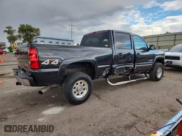 ✅ 2003 Chevrolet Silverado 2500HD LS • VIN: 1GCHK23183F233610 • Lot: 71969745. Listed on Copart with 132,488 mi. Free auction sales archive from the USA and detailed vehicle history report at DreamBid. Image 3.