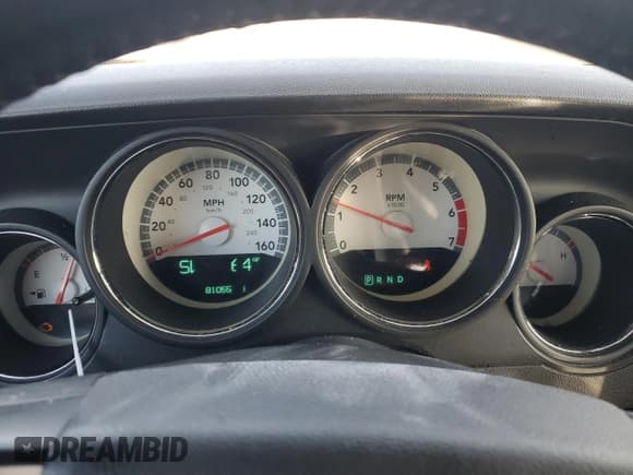 ✅ 2010 Dodge Challenger R/T Classic • VIN: 2B3CJ5DT1AH151861 • Lot: 77094884. Wystawiony na Copart z przebiegiem 81 055 mil. Bezpłatny archiwum sprzedaży aukcyjnych z USA i szczegółowy raport historii pojazdu na DreamBid. Zdjęcie 9.