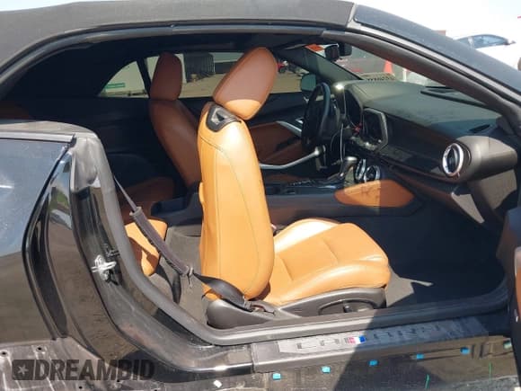 ✅ 2019 Chevrolet Camaro 2SS • VIN: 1G1FH3D77K0128386 • Lot: 43246858. Wystawiony na IAAI z przebiegiem 58 653 mil. Bezpłatny archiwum sprzedaży aukcyjnych z USA i szczegółowy raport historii pojazdu na DreamBid. Zdjęcie 5.