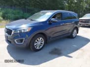 ✅ 2017 Kia Sorento LX • VIN: 5XYPGDA3XHG266996 • Lot: 42970028. Wystawiony na IAAI z przebiegiem 115 361 mil. Bezpłatny archiwum sprzedaży aukcyjnych z USA i szczegółowy raport historii pojazdu na DreamBid. Zdjęcie 17.