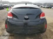 ✅ 2016 Hyundai Veloster • VIN: KMHTC6AD8GU249993 • Lot: 46248805. Wystawiony na Copart z przebiegiem 142 561 mil. Bezpłatny archiwum sprzedaży aukcyjnych z USA i szczegółowy raport historii pojazdu na DreamBid. Zdjęcie 6.