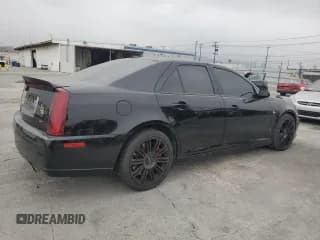✅ 2006 Cadillac STS-V • VIN: 1G6DX67D260156626 • Lot: 82830544. Wystawiony na Copart z przebiegiem 119 977 mil. Bezpłatny archiwum sprzedaży aukcyjnych z USA i szczegółowy raport historii pojazdu na DreamBid. Zdjęcie 3.