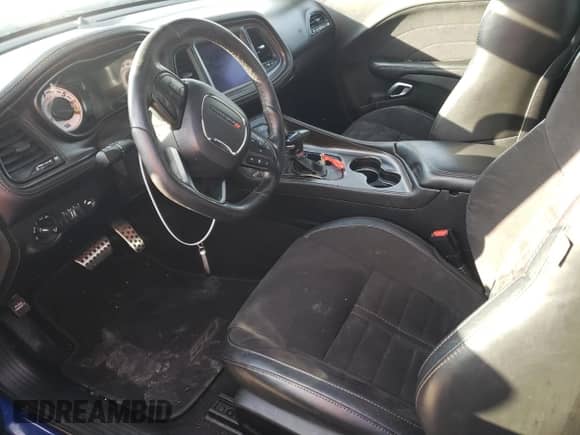 ✅ 2020 Dodge Challenger R/T Scat Pack • VIN: 2C3CDZFJ8LH203664 • Lot: 73542622. Wystawiony na Copart z przebiegiem 37 486 mil. Bezpłatny archiwum sprzedaży aukcyjnych z USA i szczegółowy raport historii pojazdu na DreamBid. Zdjęcie 7.