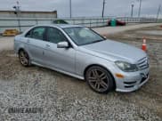 ✅ 2012 Mercedes-Benz C 250 Sport • VIN: WDDGF4HB5CA623077 • Lot: 94695945. Wystawiony na Copart z przebiegiem 172 457 mil. Bezpłatny archiwum sprzedaży aukcyjnych z USA i szczegółowy raport historii pojazdu na DreamBid. Zdjęcie 4.