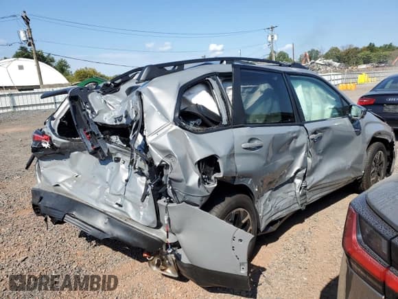 ✅ 2025 Subaru Forester Premium • VIN: JF2SLDDC7SH579473 • Lot: 70592915. Wystawiony na Copart z przebiegiem Nie podano. Bezpłatny archiwum sprzedaży aukcyjnych z USA i szczegółowy raport historii pojazdu na DreamBid. Zdjęcie 3.