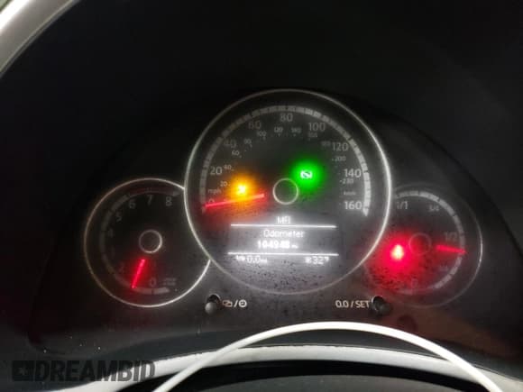 ✅ 2013 Volkswagen Beetle Turbo • VIN: 3VWV67AT2DM657419 • Lot: 87470614. Wystawiony na Copart z przebiegiem 104 948 mil. Bezpłatny archiwum sprzedaży aukcyjnych z USA i szczegółowy raport historii pojazdu na DreamBid. Zdjęcie 9.