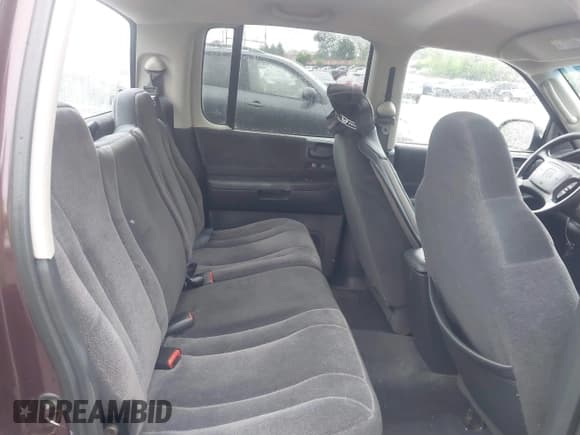 ✅ 2004 Dodge Dakota SLT • VIN: 1D7HG48N04S718220 • Lot: 42258803. Wystawiony na IAAI z przebiegiem 250 757 mil. Bezpłatny archiwum sprzedaży aukcyjnych z USA i szczegółowy raport historii pojazdu na DreamBid. Zdjęcie 8.