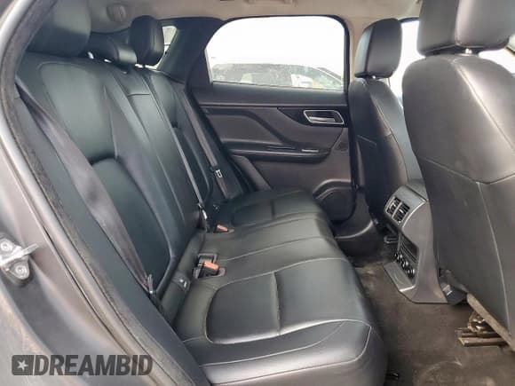 ✅ 2019 Jaguar F-Pace 25t • VIN: SADCS2FX6KA391678 • Lot: 68933475. Wystawiony na Copart z przebiegiem 98 996 mil. Bezpłatny archiwum sprzedaży aukcyjnych z USA i szczegółowy raport historii pojazdu na DreamBid. Zdjęcie 11.