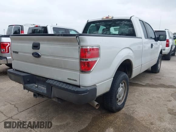 ✅ 2013 Ford F-150 STX • VIN: 1FTFX1EF8DKD97136 • Lot: 43860443. Listed on IAAI with 157,152 mi. Free auction sales archive from the USA and detailed vehicle history report at DreamBid. Image 4.