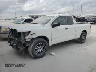 ✅ 2022 Nissan Titan SV • VIN: 1N6AA1CD8NN107973 • Lot: 77365774. Wystawiony na Copart z przebiegiem 45 620 mil. Bezpłatny archiwum sprzedaży aukcyjnych z USA i szczegółowy raport historii pojazdu na DreamBid. Zdjęcie 1.