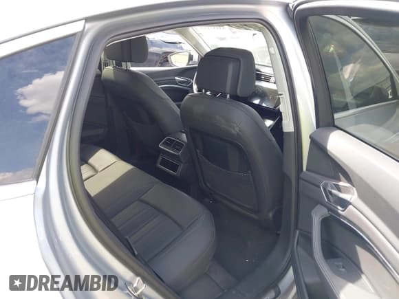 ✅ 2021 Audi e-tron Sportback Premium Plus • VIN: WA12AAGE2MB012913 • Lot: 43455155. Listed on IAAI with 30,663 mi. Free auction sales archive from the USA and detailed vehicle history report at DreamBid. Image 8.