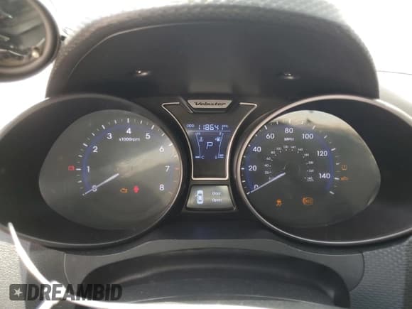 ✅ 2015 Hyundai Veloster Turbo • VIN: KMHTC6AE7FU241410 • Lot: 52547884. Wystawiony na Copart z przebiegiem 118 641 mil. Bezpłatny archiwum sprzedaży aukcyjnych z USA i szczegółowy raport historii pojazdu na DreamBid. Zdjęcie 9.