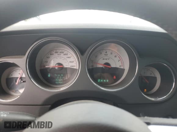 ✅ 2014 Dodge Challenger SRT-8 • VIN: 2C3CDYCJ3EH256001 • Lot: 58063365. Wystawiony na Copart z przebiegiem 64 444 mil. Bezpłatny archiwum sprzedaży aukcyjnych z USA i szczegółowy raport historii pojazdu na DreamBid. Zdjęcie 9.