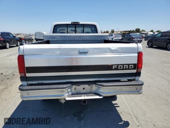 ✅ 1995 Ford F-250 • VIN: 1FTHX26G2SKC09679 • Лот: 64707075. Опубликован ранее на Copart с пробегом 148 831 миль. Бесплатный доступ к архиву аукционных продаж из США и подробный отчёт об истории автомобиля на DreamBid. Изображение 6.