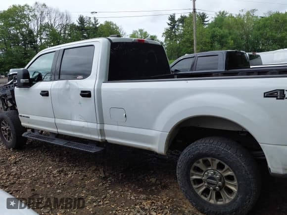 ✅ 2021 Ford F-250 XL • VIN: 1FT7W2BT4MED42592 • Lot: 42219340. Wystawiony na IAAI z przebiegiem 133 093 mil. Bezpłatny archiwum sprzedaży aukcyjnych z USA i szczegółowy raport historii pojazdu na DreamBid. Zdjęcie 15.