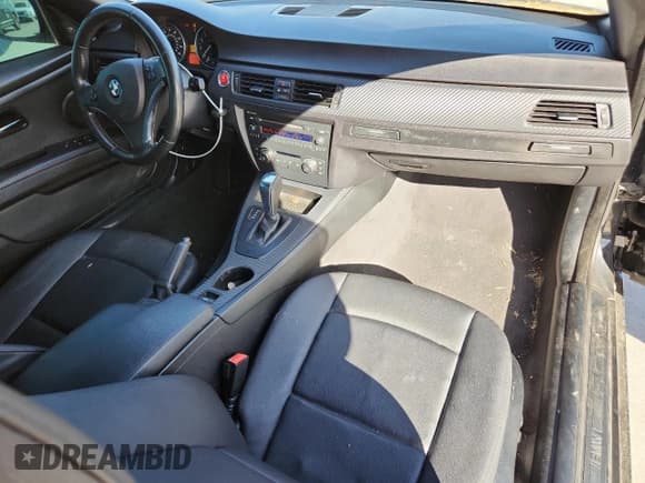 ✅ 2012 BMW 3 Series 328i • VIN: WBADW3C53CE823969 • Lot: 92108115. Wystawiony na Copart z przebiegiem 98 983 mil. Bezpłatny archiwum sprzedaży aukcyjnych z USA i szczegółowy raport historii pojazdu na DreamBid. Zdjęcie 8.