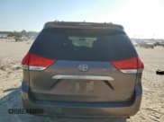 ✅ 2012 Toyota Sienna XLE • VIN: 5TDYK3DC8CS227019 • Лот: 81894735. Опубликован ранее на Copart с пробегом Не указан. Бесплатный доступ к архиву аукционных продаж из США и подробный отчёт об истории автомобиля на DreamBid. Изображение 6.