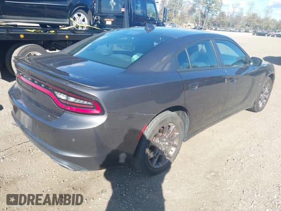 ✅ 2018 Dodge Charger GT • VIN: 2C3CDXJG6JH323993 • Lot: 43506480. Wystawiony na IAAI z przebiegiem 110 444 mil. Bezpłatny archiwum sprzedaży aukcyjnych z USA i szczegółowy raport historii pojazdu na DreamBid. Zdjęcie 4.