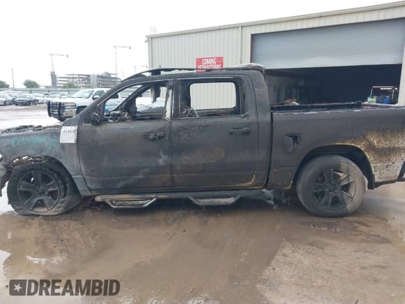 ✅ 2020 Ram 1500 Big Horn • VIN: 1C6RRFFGXLN341957 • Lot: 42183069. Listed on IAAI with Not provided. Free auction sales archive from the USA and detailed vehicle history report at DreamBid. Image 13.