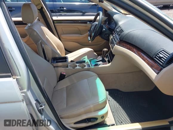 ✅ 2005 BMW 3 Series 325i • VIN: WBAEV33485KW17615 • Lot: 42651094. Listed on IAAI with 165,422 mi. Free auction sales archive from the USA and detailed vehicle history report at DreamBid. Image 5.