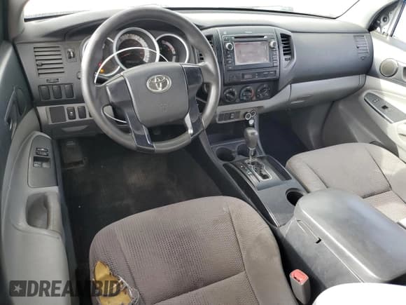 ✅ 2013 Toyota Tacoma • VIN: 5TFUU4EN9DX058283 • Lot: 71733955. Wystawiony na Copart z przebiegiem 329 894 mil. Bezpłatny archiwum sprzedaży aukcyjnych z USA i szczegółowy raport historii pojazdu na DreamBid. Zdjęcie 8.