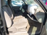 ✅ 2005 GMC Yukon SLE • VIN: 1GKEC13V55R124251 • Lot: 42570095. Wystawiony na IAAI z przebiegiem 265 431 mil. Bezpłatny archiwum sprzedaży aukcyjnych z USA i szczegółowy raport historii pojazdu na DreamBid. Zdjęcie 5.