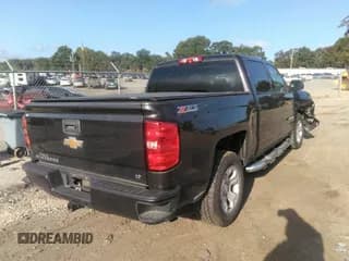 ✅ 2016 Chevrolet Silverado 1500 LT • VIN: 3GCUKREC5GG288672 • Lot: 43314900. Wystawiony na IAAI z przebiegiem 56 245 mil. Bezpłatny archiwum sprzedaży aukcyjnych z USA i szczegółowy raport historii pojazdu na DreamBid. Zdjęcie 4.