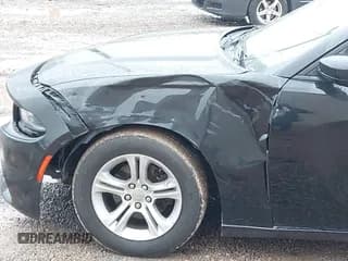 ✅ 2015 Dodge Charger SE • VIN: 2C3CDXBG9FH858371 • Lot: 43546020. Wystawiony na IAAI z przebiegiem 332 779 mil. Bezpłatny archiwum sprzedaży aukcyjnych z USA i szczegółowy raport historii pojazdu na DreamBid. Zdjęcie 6.