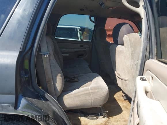 2002 Chevrolet Tahoe LS с VIN 1GNEC13Z02R285446, выставлен на аукционе IAAI как лот 43327625 с пробегом 191 134 миль миль и . История ставок и продаж доступна на DreamBid. Изображение 8.