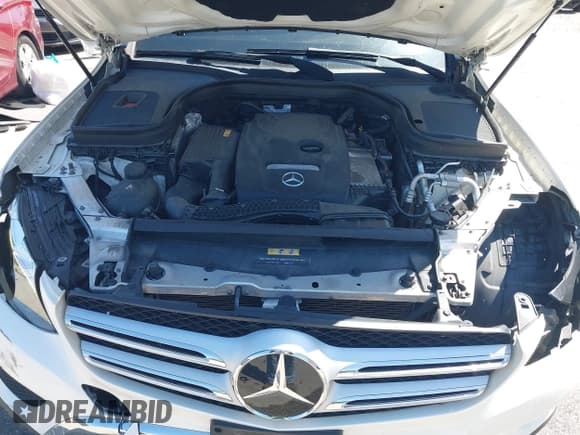 ✅ 2019 Mercedes-Benz GLC 300 • VIN: WDC0G4KB7KF642680 • Lot: 42032973. Wystawiony na IAAI z przebiegiem 137 539 mil. Bezpłatny archiwum sprzedaży aukcyjnych z USA i szczegółowy raport historii pojazdu na DreamBid. Zdjęcie 10.