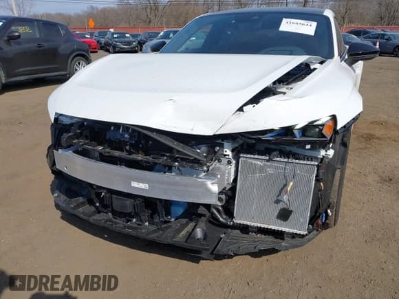 ✅ 2024 Audi RS e-tron GT • VIN: WAUBHBFW2R7900800 • Lot: 41665644. Wystawiony na IAAI z przebiegiem 9 474 mil. Bezpłatny archiwum sprzedaży aukcyjnych z USA i szczegółowy raport historii pojazdu na DreamBid. Zdjęcie 6.