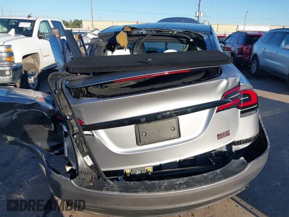 ✅ 2024 Tesla Model X Plaid • VIN: 7SAXCBE65RF453398 • Lot: 41082484. Wystawiony na IAAI z przebiegiem Nie podano. Bezpłatny archiwum sprzedaży aukcyjnych z USA i szczegółowy raport historii pojazdu na DreamBid. Zdjęcie 15.