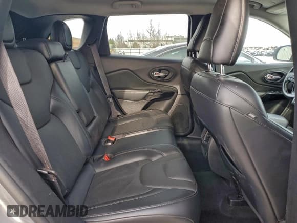 ✅ 2021 Jeep Cherokee Latitude Lux • VIN: 1C4PJMMX8MD197279 • Lot: 95885375. Wystawiony na Copart z przebiegiem 114 777 mil. Bezpłatny archiwum sprzedaży aukcyjnych z USA i szczegółowy raport historii pojazdu na DreamBid. Zdjęcie 11.