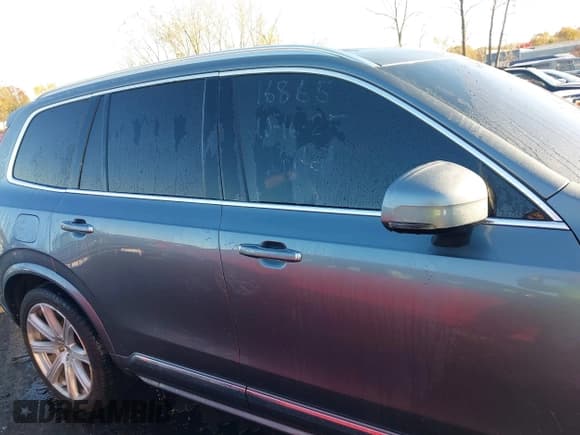 ✅ 2018 Volvo XC90 Inscription • VIN: YV4A22PL7J1336795 • Lot: 43516521. Listed on IAAI with 102,995 mi. Free auction sales archive from the USA and detailed vehicle history report at DreamBid. Image 12.