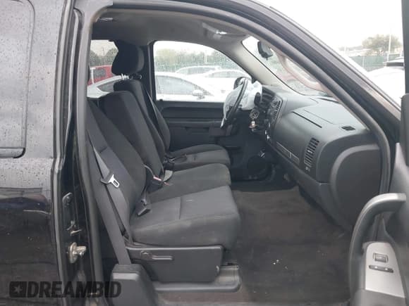 ✅ 2011 Chevrolet Silverado 1500 LT • VIN: 1GCRKSE39BZ366070 • Lot: 43446980. Wystawiony na IAAI z przebiegiem 118 222 mil. Bezpłatny archiwum sprzedaży aukcyjnych z USA i szczegółowy raport historii pojazdu na DreamBid. Zdjęcie 5.