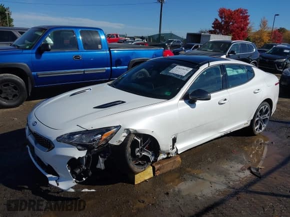 ✅ 2019 Kia Stinger GT1 • VIN: KNAE45LC5K6059524 • Lot: 43610690. Wystawiony na IAAI z przebiegiem 38 457 mil. Bezpłatny archiwum sprzedaży aukcyjnych z USA i szczegółowy raport historii pojazdu na DreamBid. Zdjęcie 18.
