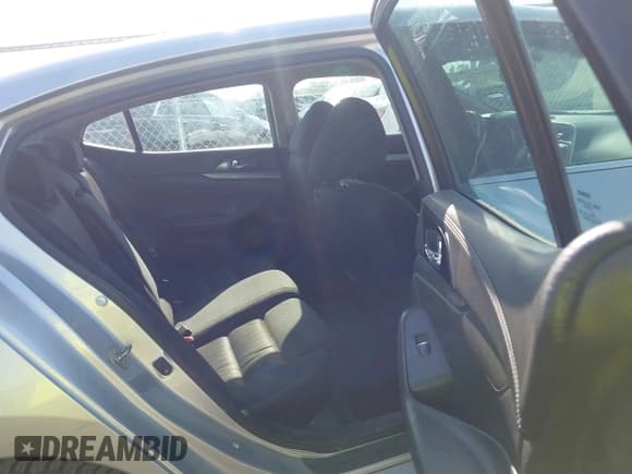 ✅ 2017 Nissan Maxima SR • VIN: 1N4AA6AP9HC448284 • Лот: 43015733. Опубликован ранее на IAAI с пробегом 192 666 миль. Бесплатный доступ к архиву аукционных продаж из США и подробный отчёт об истории автомобиля на DreamBid. Изображение 8.