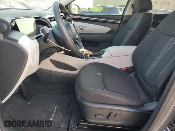 ✅ 2024 Hyundai Tucson SEL • VIN: 5NMJB3DE4RH420850 • Lot: 75567594. Listed on Copart with 3,029 mi. Free auction sales archive from the USA and detailed vehicle history report at DreamBid. Image 7.