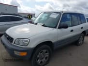 ✅ 1999 Toyota RAV4 • VIN: JT3GP10V2X0037397 • Lot: 42603598. Wystawiony na IAAI z przebiegiem 136 207 mil. Bezpłatny archiwum sprzedaży aukcyjnych z USA i szczegółowy raport historii pojazdu na DreamBid. Zdjęcie 2.