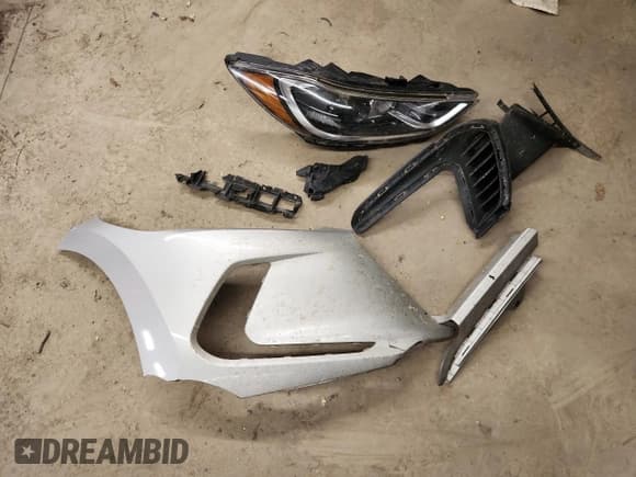 ✅ 2018 Hyundai Elantra SE • VIN: 5NPD74LF2JH267309 • Lot: 87262925. Listed on Copart with 163,012 mi. Free auction sales archive from the USA and detailed vehicle history report at DreamBid. Image 12.