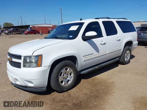 2014 Chevrolet Suburban LT z VIN 1GNSCJE0XER245963, wystawiony jako IAAI lot #43110230 z przebiegiem 160 648 mil mil oraz . Historia ofert i sprzedaży dostępna na DreamBid. Obrazek 18.