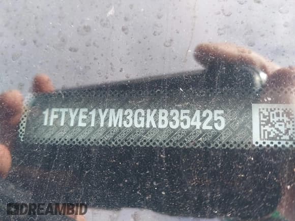 ✅ 2016 Ford Transit Cargo • VIN: 1FTYE1YM3GKB35425 • Lot: 41700349. Wystawiony na IAAI z przebiegiem 260 482 mil. Bezpłatny archiwum sprzedaży aukcyjnych z USA i szczegółowy raport historii pojazdu na DreamBid. Zdjęcie 9.