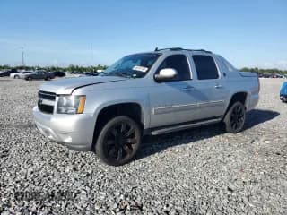 ✅ 2013 Chevrolet Avalanche LS • VIN: 3GNMCEE02DG245728 • Lot: 56335735. Listed on Copart with 132,194 mi. Free auction sales archive from the USA and detailed vehicle history report at DreamBid. Image 1.