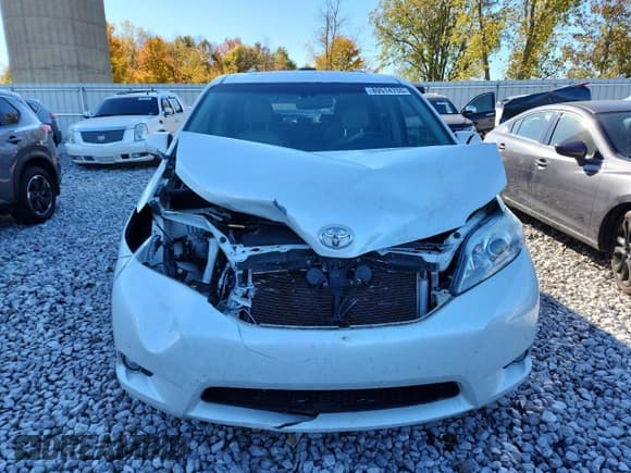 ✅ 2012 Toyota Sienna XLE • VIN: 5TDYK3DC1CS260573 • Лот: 89514755. Опубликован ранее на Copart с пробегом 137 699 миль. Бесплатный доступ к архиву аукционных продаж из США и подробный отчёт об истории автомобиля на DreamBid. Изображение 5.