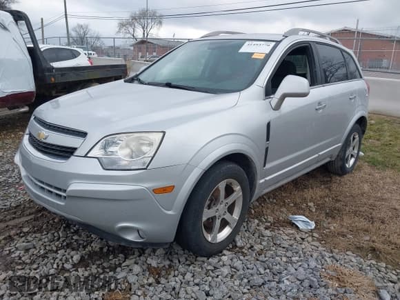 ✅ 2013 Chevrolet Captiva Sport LT • VIN: 3GNAL3EK8DS627381 • Lot: 41493770. Wystawiony na IAAI z przebiegiem 84 089 mil. Bezpłatny archiwum sprzedaży aukcyjnych z USA i szczegółowy raport historii pojazdu na DreamBid. Zdjęcie 2.