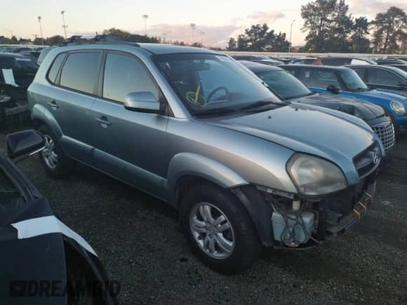 2008 Hyundai Tucson SE с VIN KM8JN72D98U914553, выставлен на аукционе Copart как лот 79964474 с пробегом 203 283 миль миль и Списание • Salvage title. История ставок и продаж доступна на DreamBid. Изображение 4.