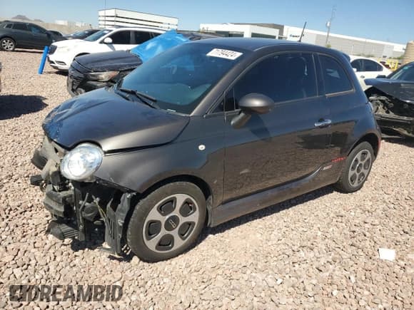✅ 2017 FIAT 500e • VIN: 3C3CFFGE9HT625290 • Lot: 71794424. Listed on Copart with 31,857 mi. Free auction sales archive from the USA and detailed vehicle history report at DreamBid. Image 1.