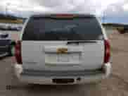 2013 Chevrolet Tahoe LTZ z VIN 1GNSKCE08DR270891, wystawiony jako Copart lot #80282665 z przebiegiem Nie podano mil oraz Nie do naprawy • Non repairable. Historia ofert i sprzedaży dostępna na DreamBid. Obrazek 6.