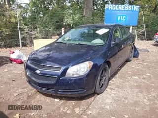 2011 Chevrolet Malibu 1LS z VIN 1G1ZB5E10BF343027, wystawiony jako IAAI lot #43275701 z przebiegiem 210 482 mil mil oraz . Historia ofert i sprzedaży dostępna na DreamBid. Obrazek 2.