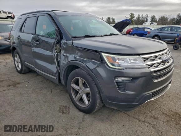 ✅ 2018 Ford Explorer XLT • VIN: 1FM5K7D89JGB04306 • Lot: 95995465. Wystawiony na Copart z przebiegiem 153 674 mil. Bezpłatny archiwum sprzedaży aukcyjnych z USA i szczegółowy raport historii pojazdu na DreamBid. Zdjęcie 4.